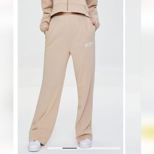 NWT Forever 21 Los Angeles Graphic Sweatpants Size S